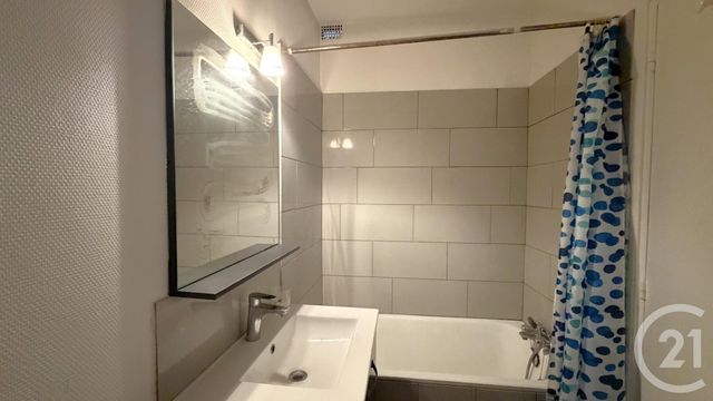 Appartement Studio à vendre - 1 pièce - 27.52 m2 - PARIS - 75018 - ILE-DE-FRANCE - Century 21 Prestige Montmartre