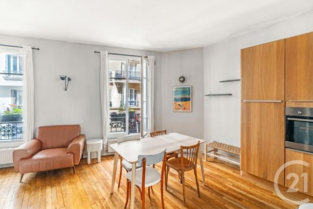 Appartement 2 pièces à vendre - 2 pièces - 40.13 m2 - PARIS - 75018 - ILE-DE-FRANCE - Century 21 Prestige Montmartre