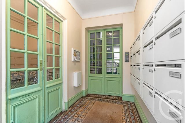 Appartement 2 pièces à vendre - 2 pièces - 29.08 m2 - PARIS - 75018 - ILE-DE-FRANCE - Century 21 Prestige Montmartre