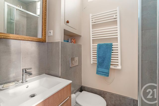 Appartement 2 pièces à vendre - 2 pièces - 29.08 m2 - PARIS - 75018 - ILE-DE-FRANCE - Century 21 Prestige Montmartre
