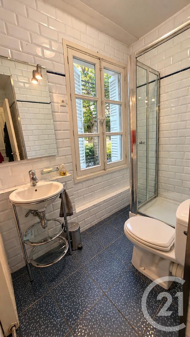 Appartement Studio à vendre - 1 pièce - 23.0 m2 - PARIS - 75018 - ILE-DE-FRANCE - Century 21 Prestige Montmartre