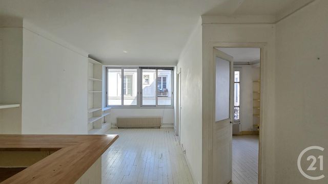 Appartement 2 pièces à vendre - 2 pièces - 39.3 m2 - PARIS - 75018 - ILE-DE-FRANCE - Century 21 Prestige Montmartre