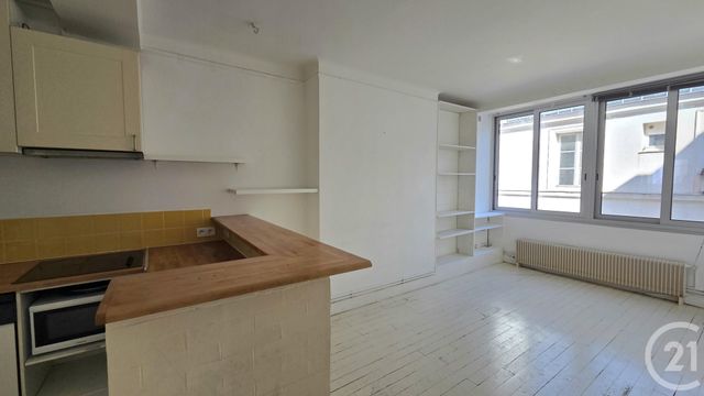 Appartement 2 pièces à vendre - 2 pièces - 39.3 m2 - PARIS - 75018 - ILE-DE-FRANCE - Century 21 Prestige Montmartre