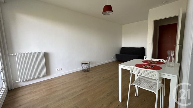 Appartement Studio à louer - 1 pièce - 25.42 m2 - PARIS - 75018 - ILE-DE-FRANCE - Century 21 Prestige Montmartre