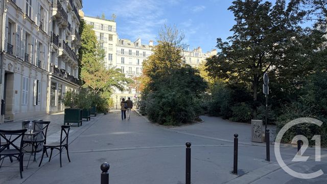 Appartement 2 pièces à vendre - 2 pièces - 28.0 m2 - PARIS - 75009 - ILE-DE-FRANCE - Century 21 Prestige Montmartre