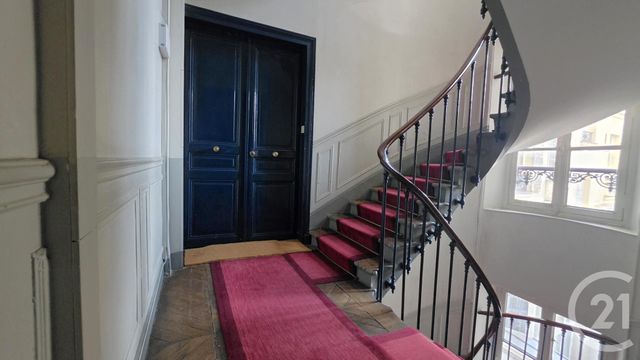 Appartement 2 pièces à vendre - 2 pièces - 28.0 m2 - PARIS - 75009 - ILE-DE-FRANCE - Century 21 Prestige Montmartre