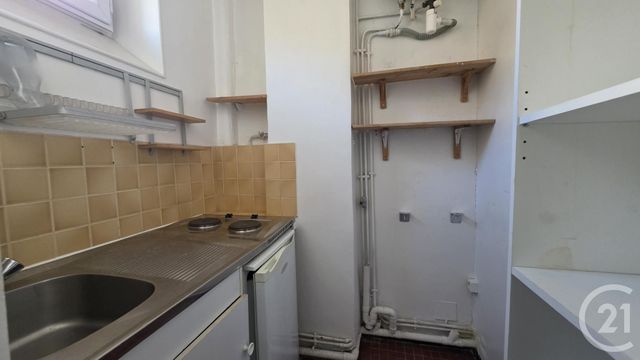 Appartement 2 pièces à vendre - 2 pièces - 28.0 m2 - PARIS - 75009 - ILE-DE-FRANCE - Century 21 Prestige Montmartre
