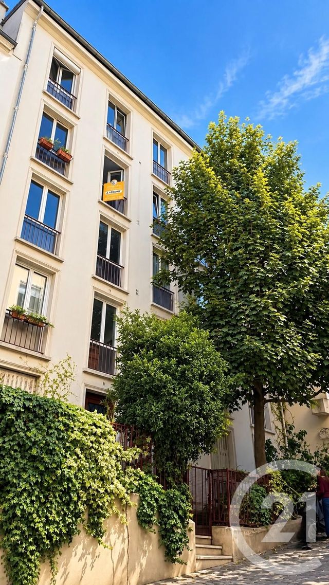 Appartement Studio à vendre - 1 pièce - 27.53 m2 - PARIS - 75018 - ILE-DE-FRANCE - Century 21 Prestige Montmartre